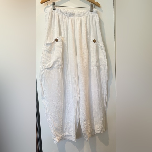 Pants - 100% Linen wide legged cropped pants made in Italy size 1X-2X in good condition!